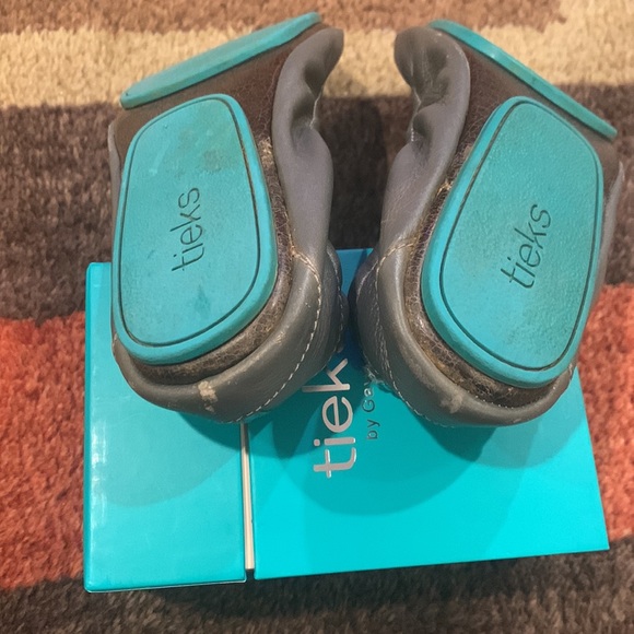 Tieks Metallic Ballet Flats with box - Picture 4 of 6